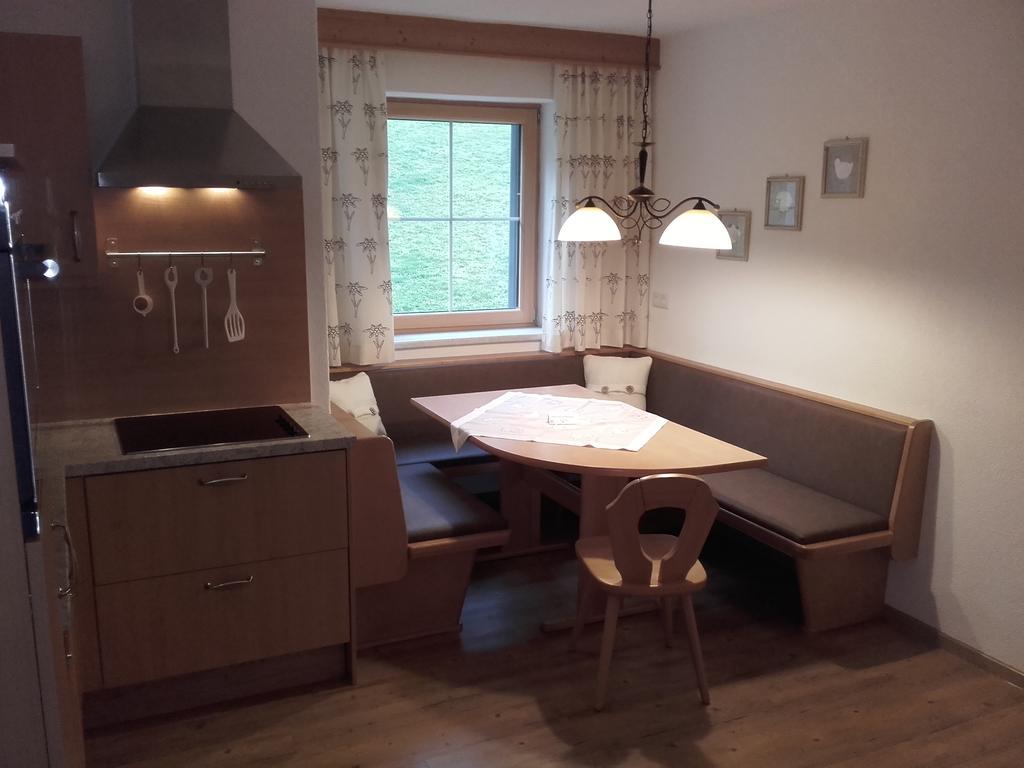 Tirol Appartement Haus Zillertal زيل أم زيلر الغرفة الصورة